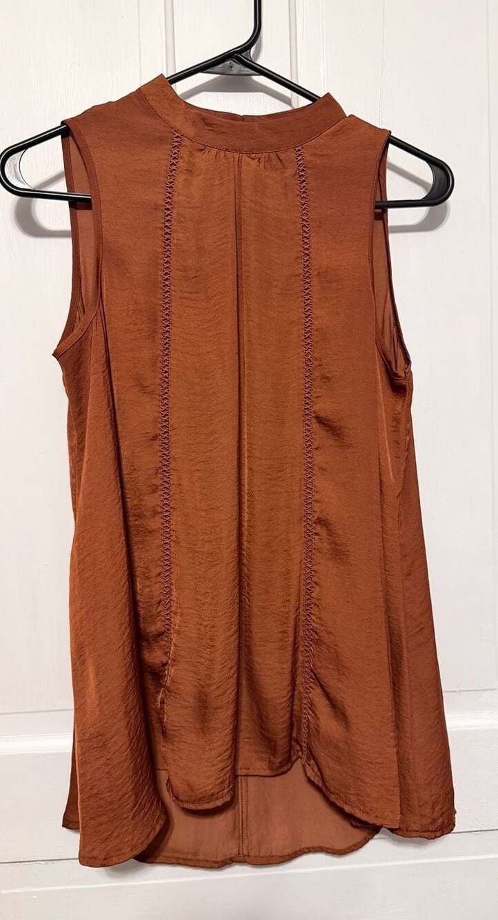 Sleeveless Mock Neck Satin High-Low Tank Top rust color size M